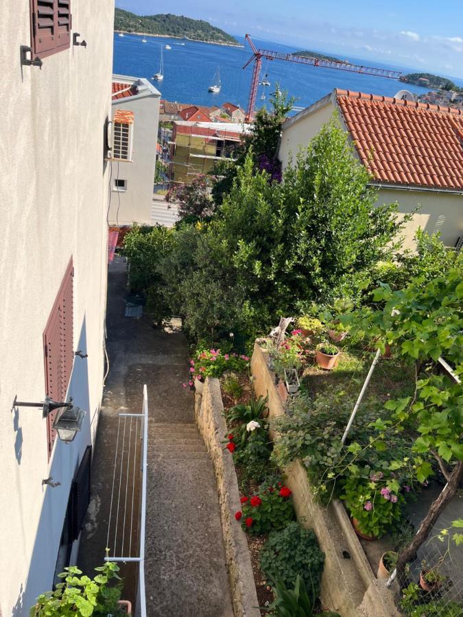 Apartments Despotovic Vis Eksteriør bilde