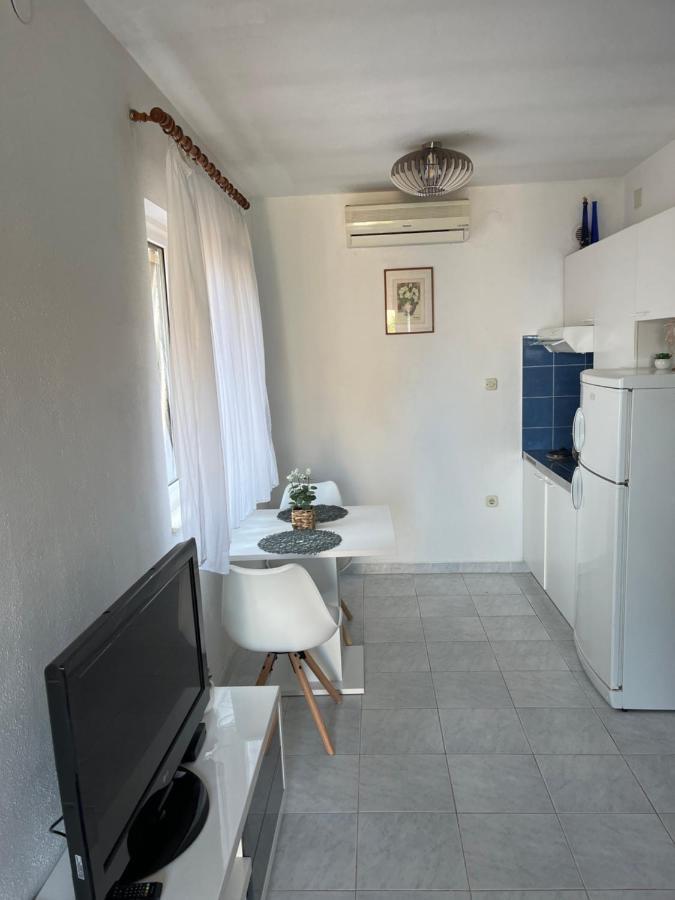 Apartments Despotovic Vis Eksteriør bilde